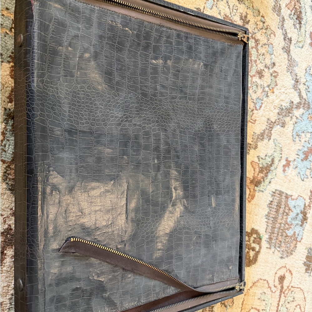 Black Croc-Embossed Flatware case